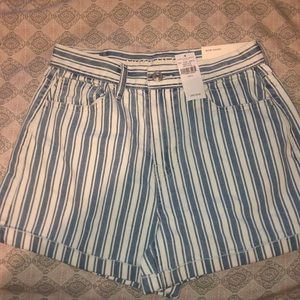 AE mom shorts
